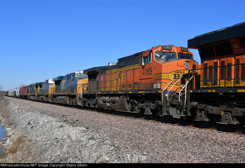 BNSF 4165 Roster shot.